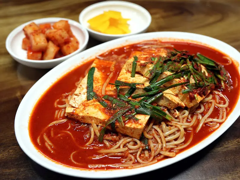 두부두루치기와 깍두기