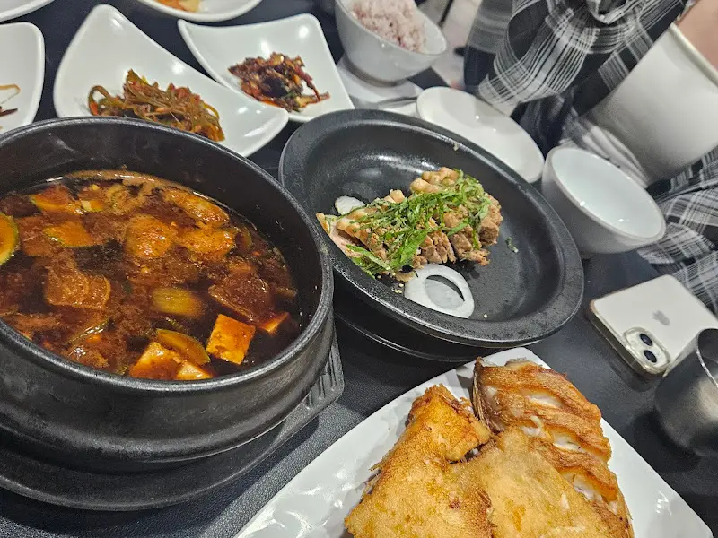 생선구이와 김치찌개