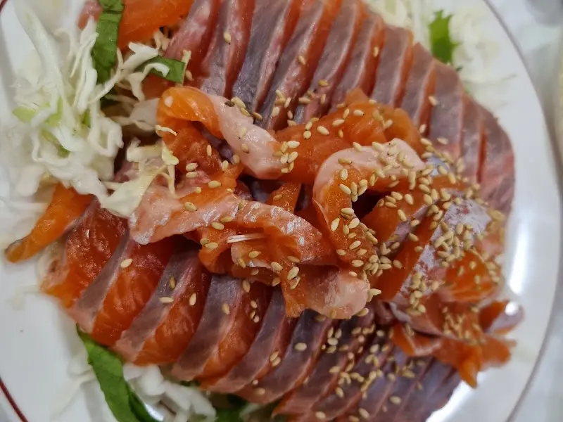 신선한 송어회의 자태