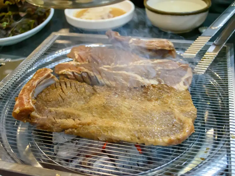 숯불 위 갈비