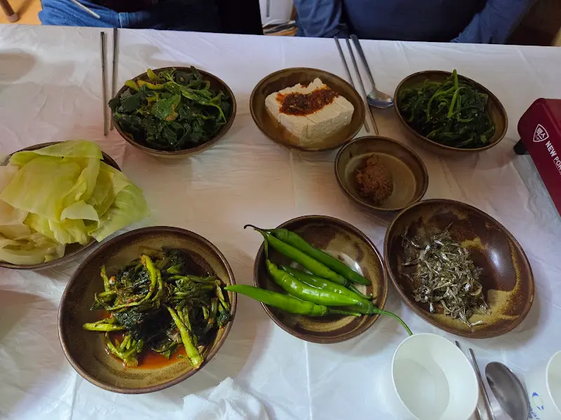 푸짐한 밑반찬 한 상