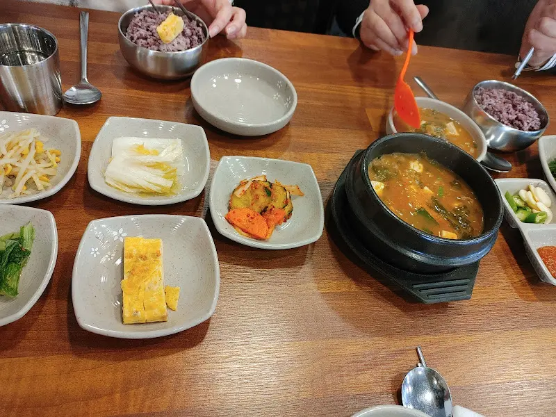 뚝배기에 담겨 나온 된장찌개