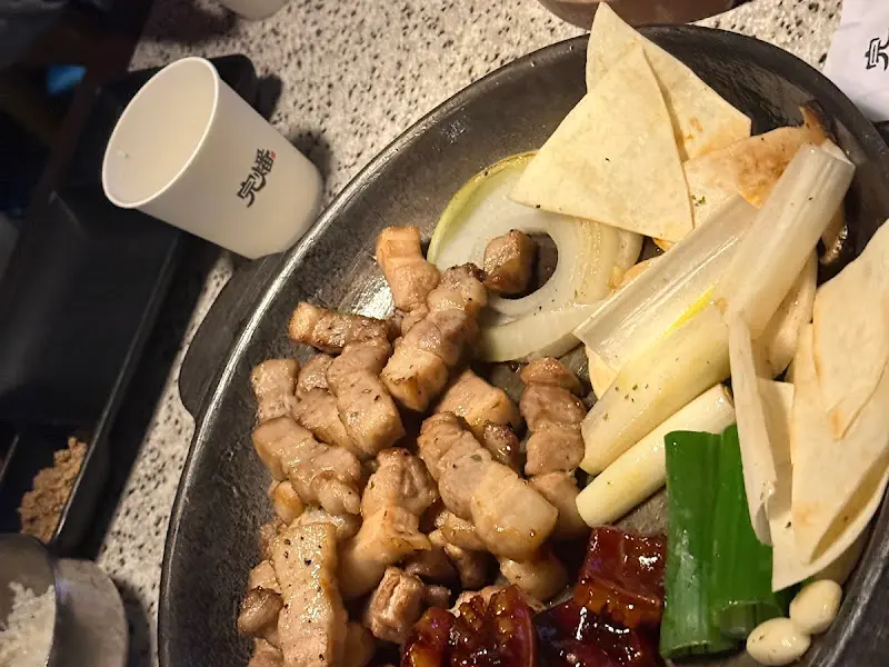 완벌집 숙성 삼겹살과 구운 야채