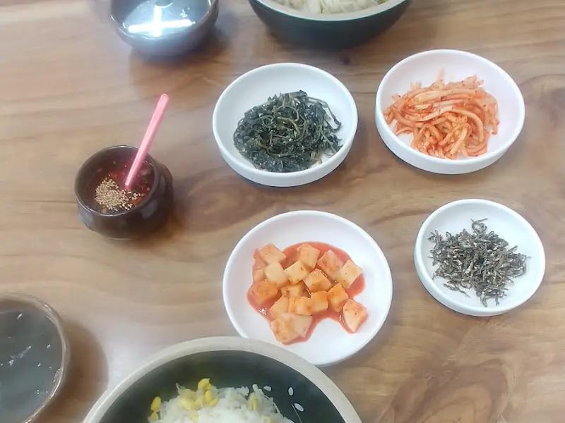 시루향 콩나물밥 반찬
