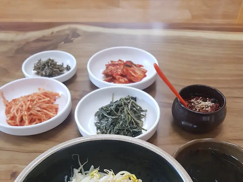 맛깔스러운 반찬들