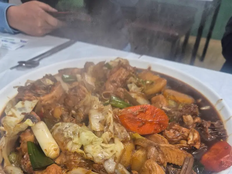 김이 모락모락 나는 찜닭