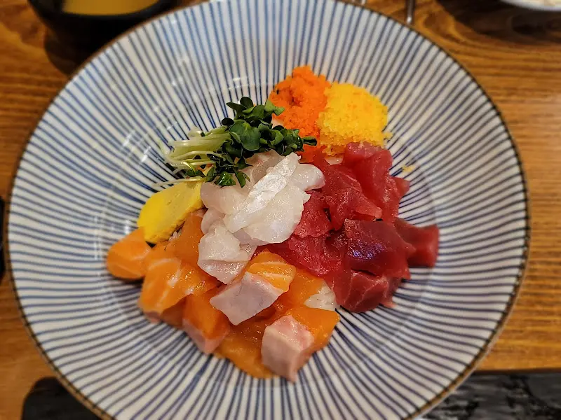 연어지라시의 화려한 비주얼