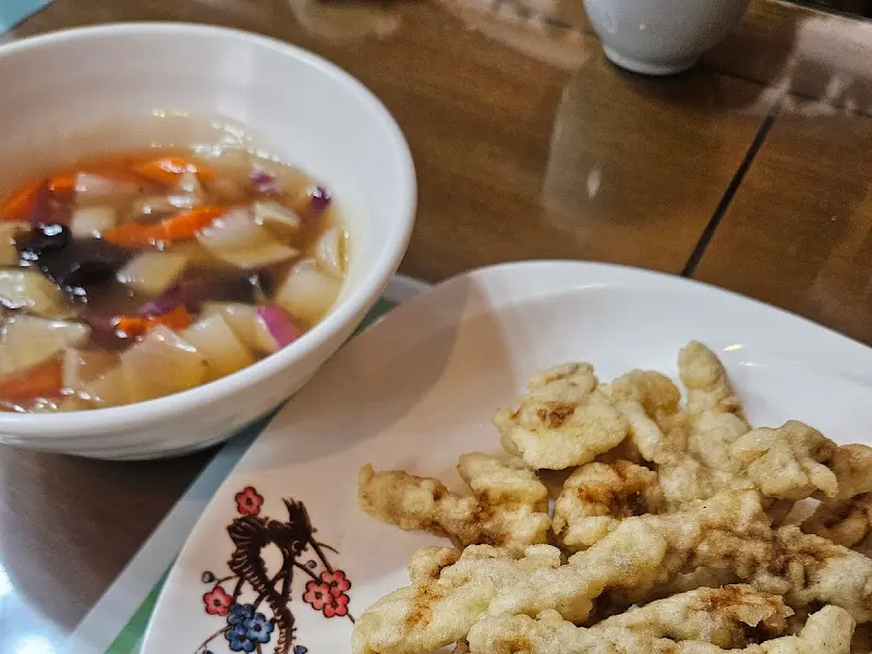 진미반점 고기튀김과 소스