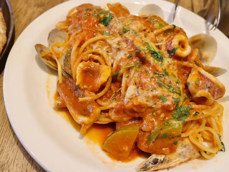 해산물 토마토 파스타 전체샷