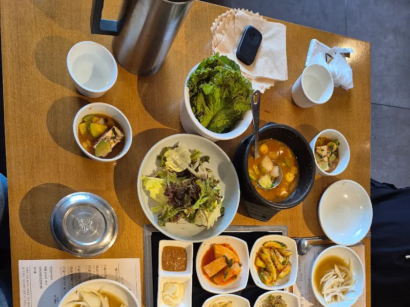 불고기 미식관의 정갈한 상차림