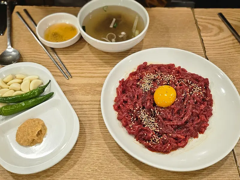 신선한 육회의 자태