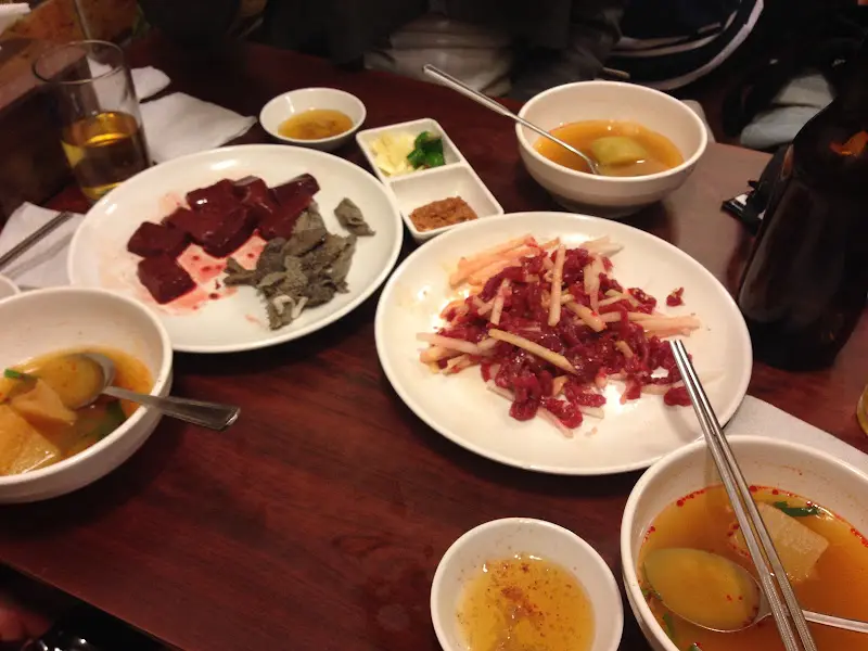 육회와 간, 천엽 세팅