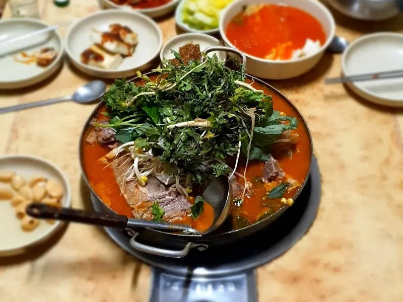 두메골 감자탕 한상차림