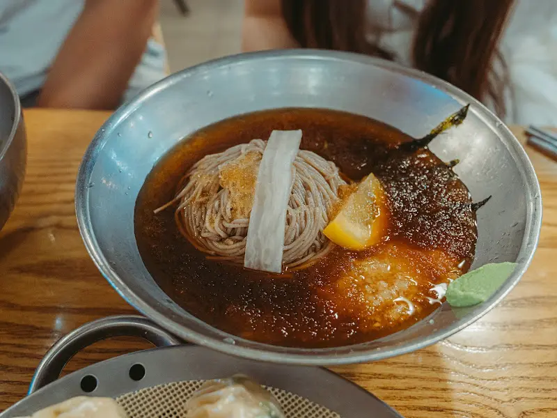 보기만 해도 시원해지는 물막국수