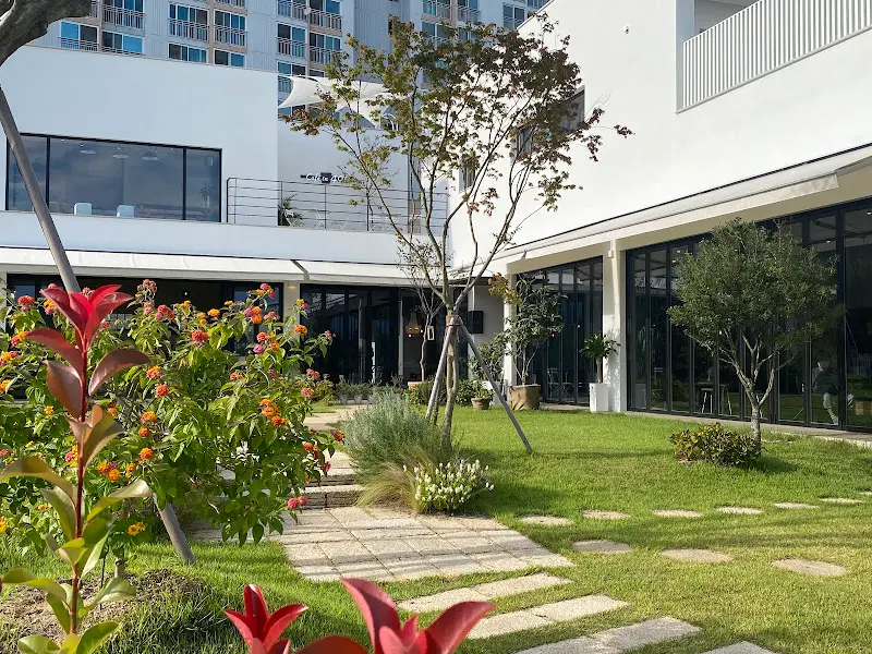 카페 야외 정원