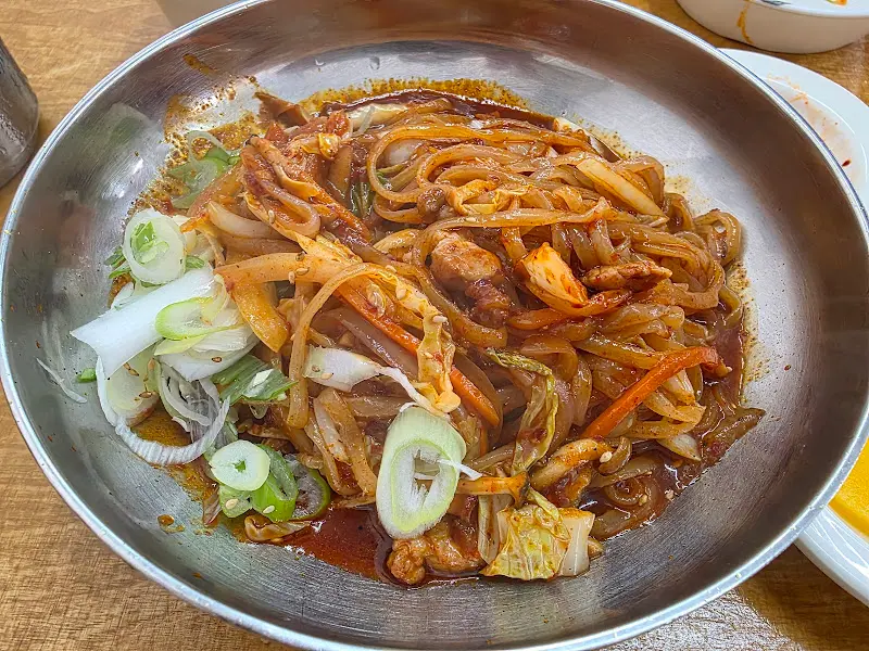 제육우동의 비주얼