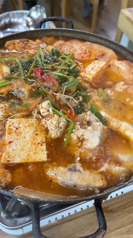 두부와 동태가 조화로운 동태탕