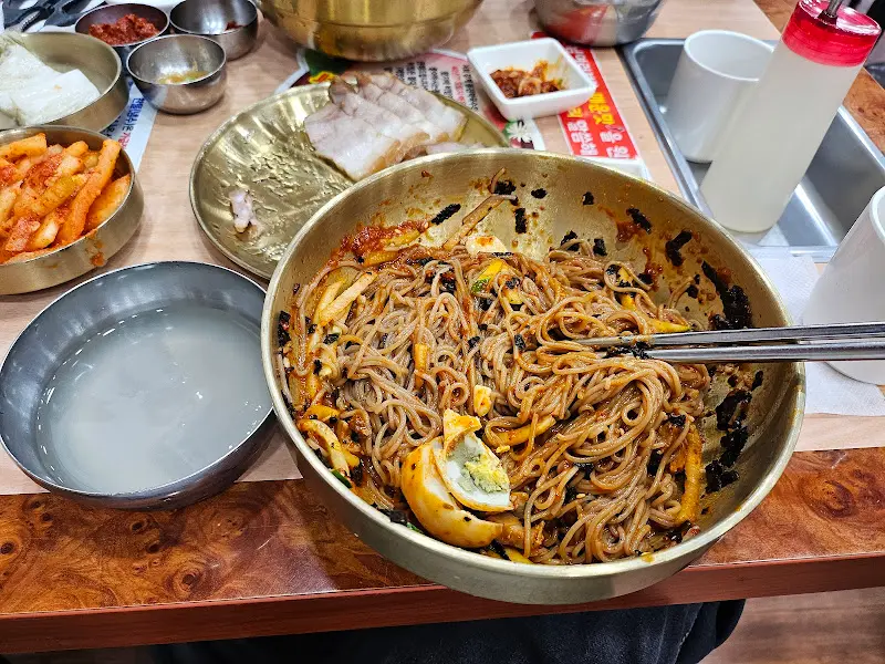 강계봉진막국수 비빔막국수