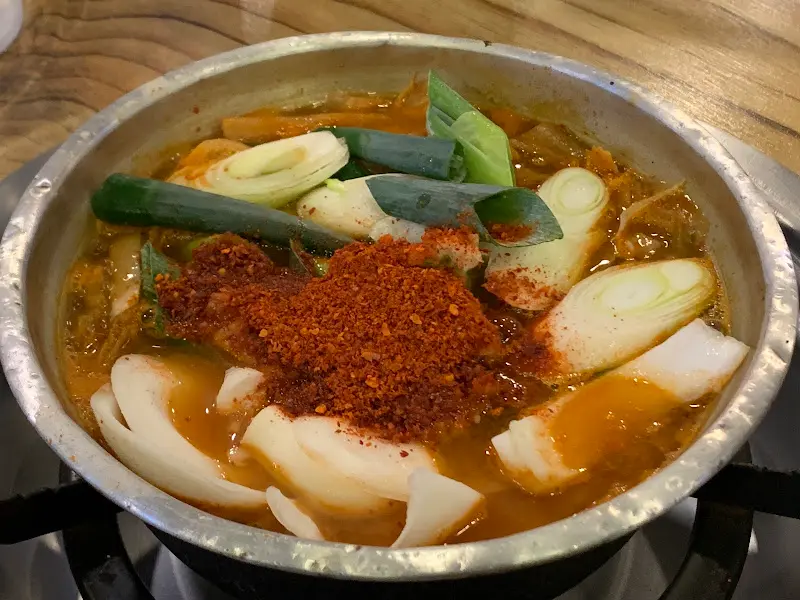 푸짐한 김치찌개의 모습