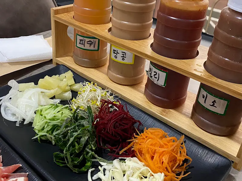 월남쌈 재료와 소스