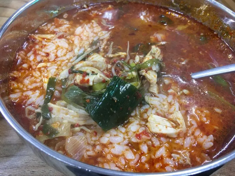 닭개장과 밥의 조화