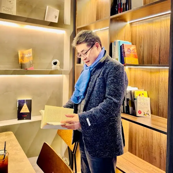 매장 인테리어와는 관련 없는 사진6