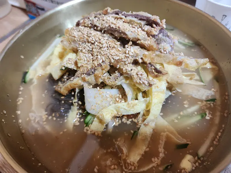 육전이 올라간 물냉면