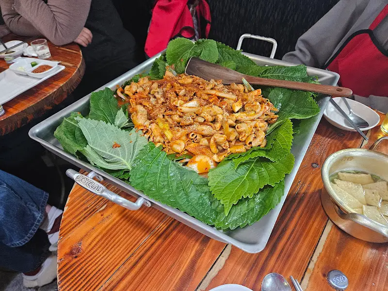 푸짐한 곱창볶음 한 상차림