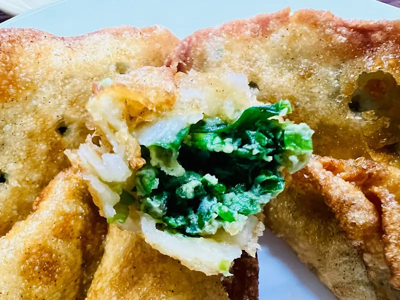 수정궁 군만두 단면