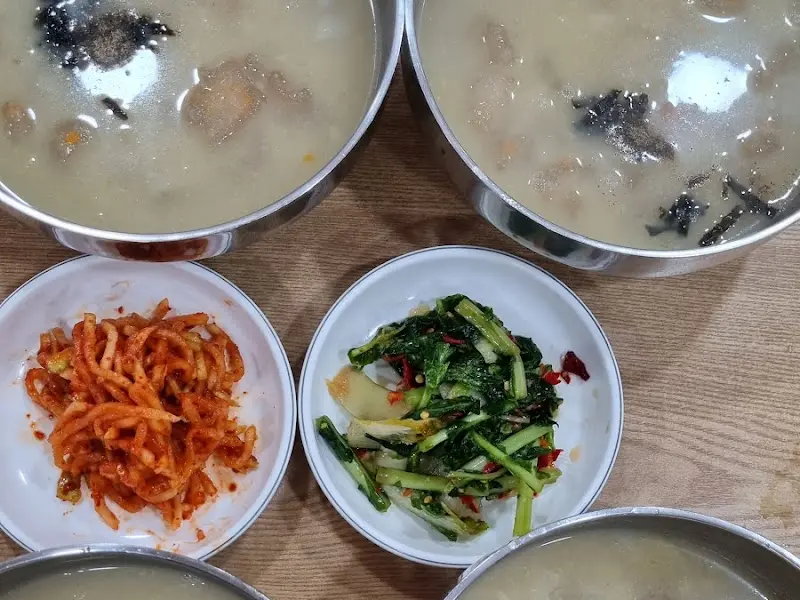 옹심이 메밀 칼국수 한 상 차림 (항공샷)