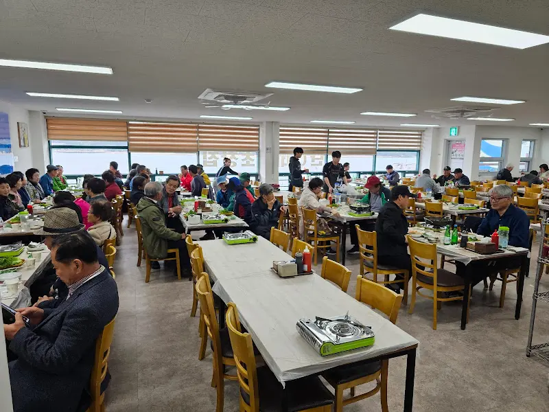 녹동회타운 2층 식당 내부