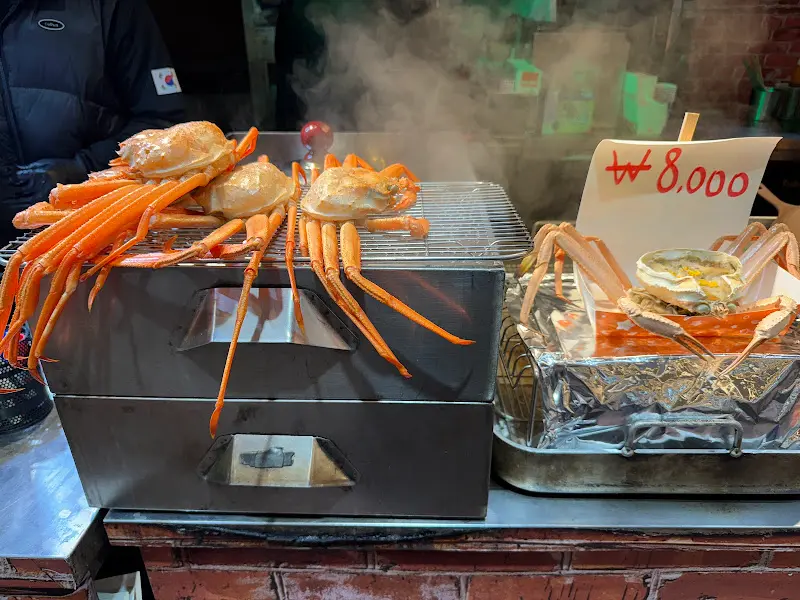 꽃게가 통째로 올라간 떡볶이