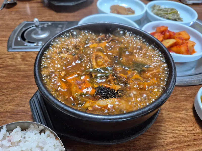 영우해장국의 메인 메뉴, 내장탕