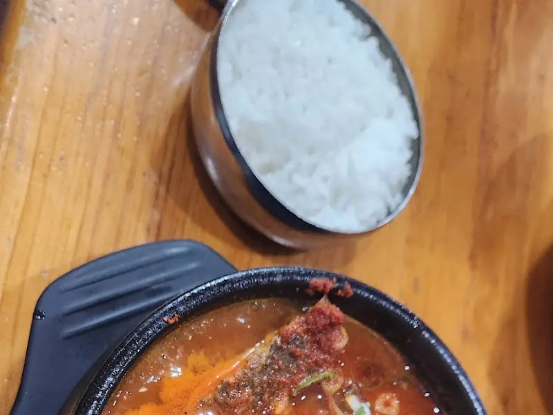 뼈해장국과 밥 한 공기