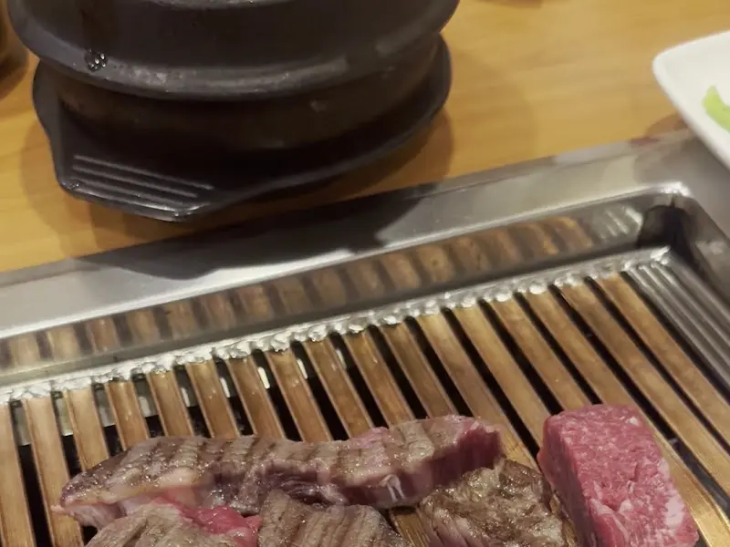 뚝배기에 담겨 보글보글 끓고 있는 된장찌개