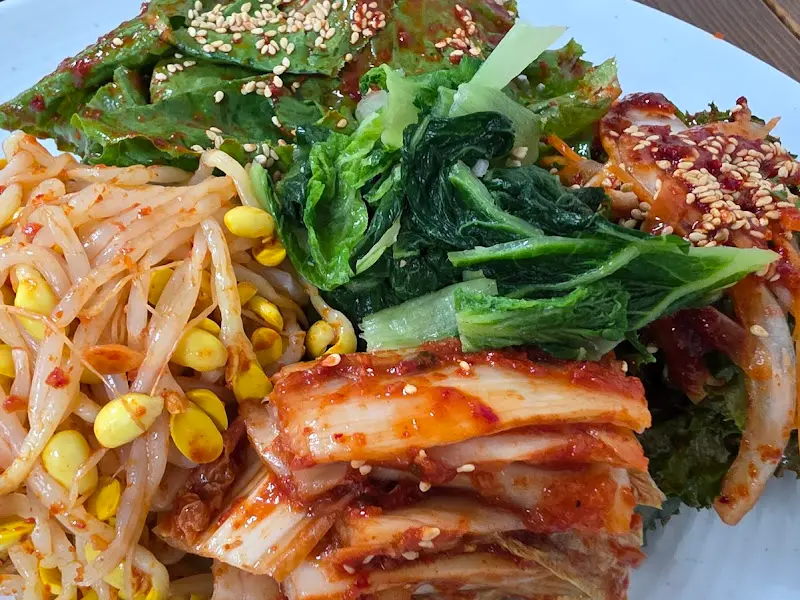 돌솥밥과 함께 나오는 반찬