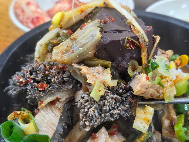 푸짐한 양선지 해장국