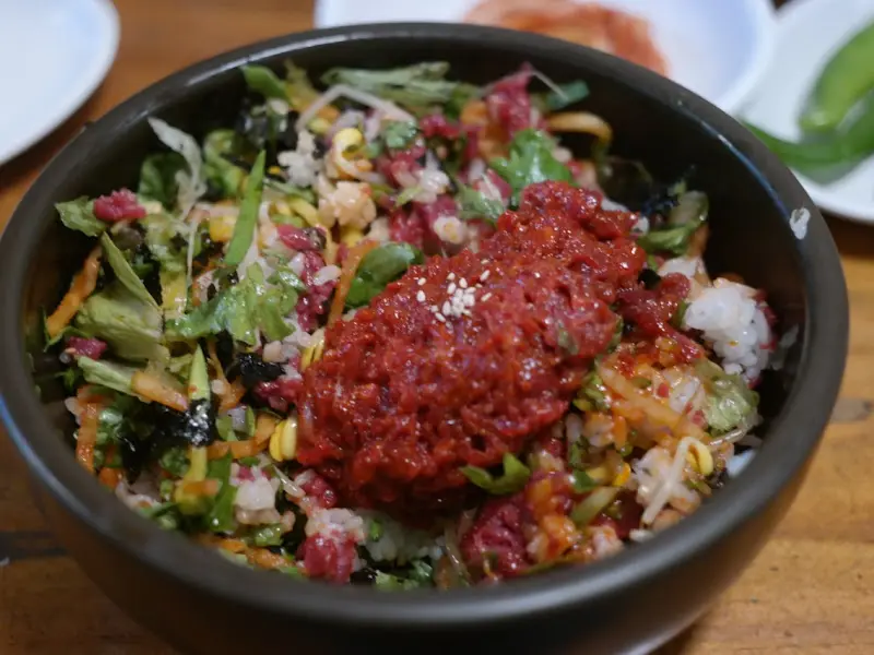 젓가락을 멈출 수 없는 맛