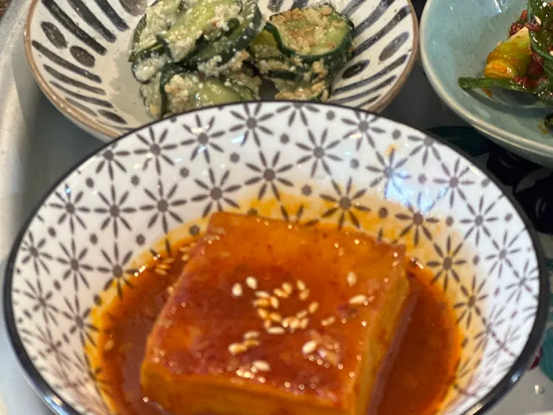 윤기 흐르는 두부 조림