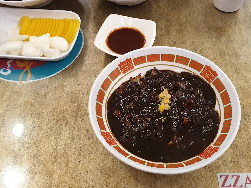 짜장면과 단무지, 양파