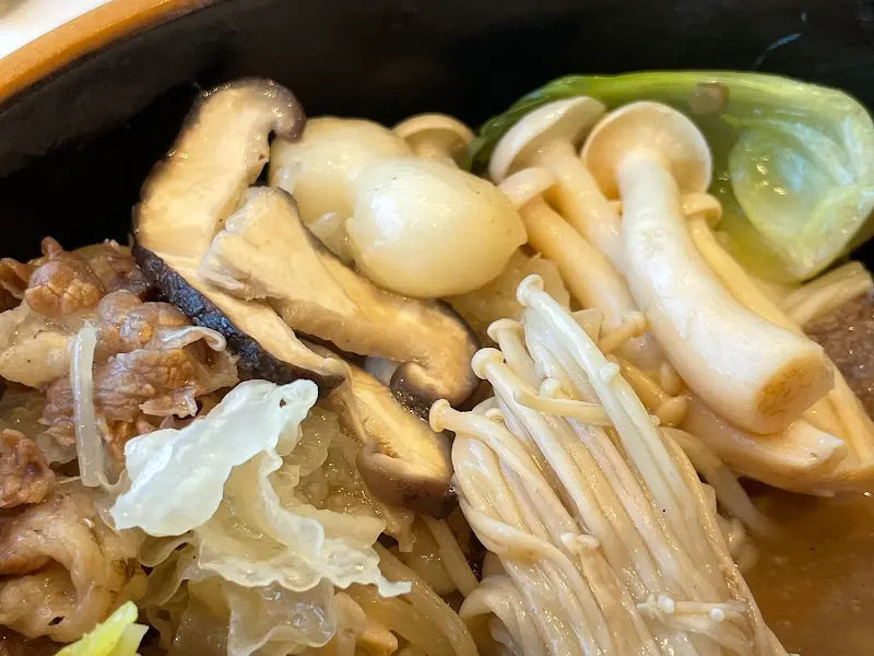 전골 속 버섯