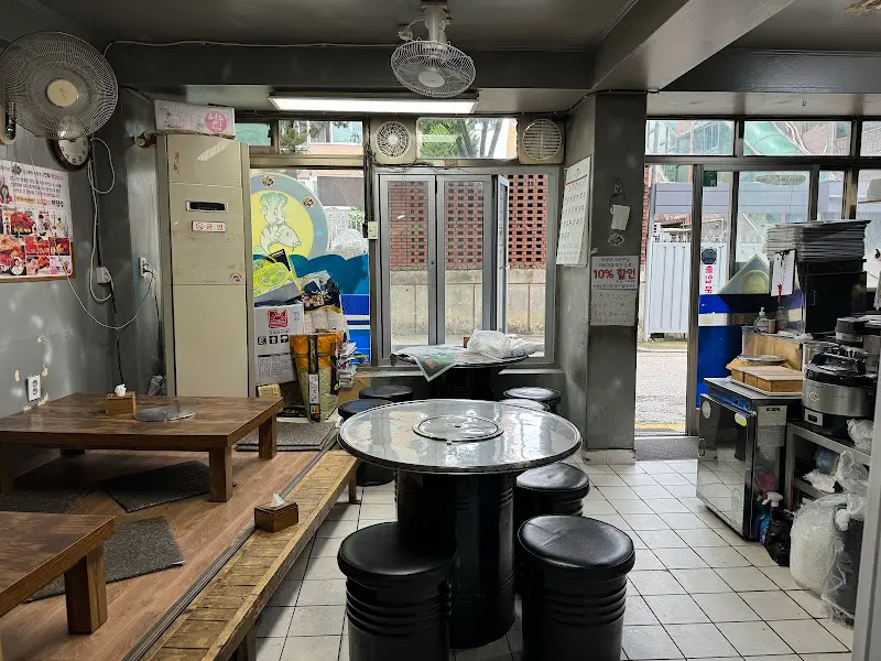 소박하고 정겨운 식당 내부