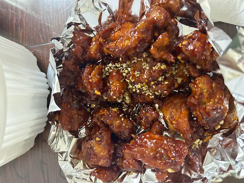 윤기가 흐르는 닭강정