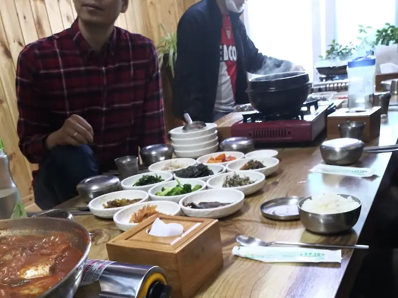 푸짐하게 차려진 한 상 차림