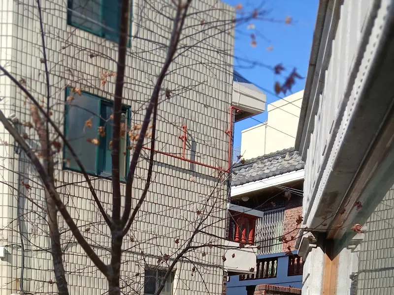 온밥 주변 골목 풍경