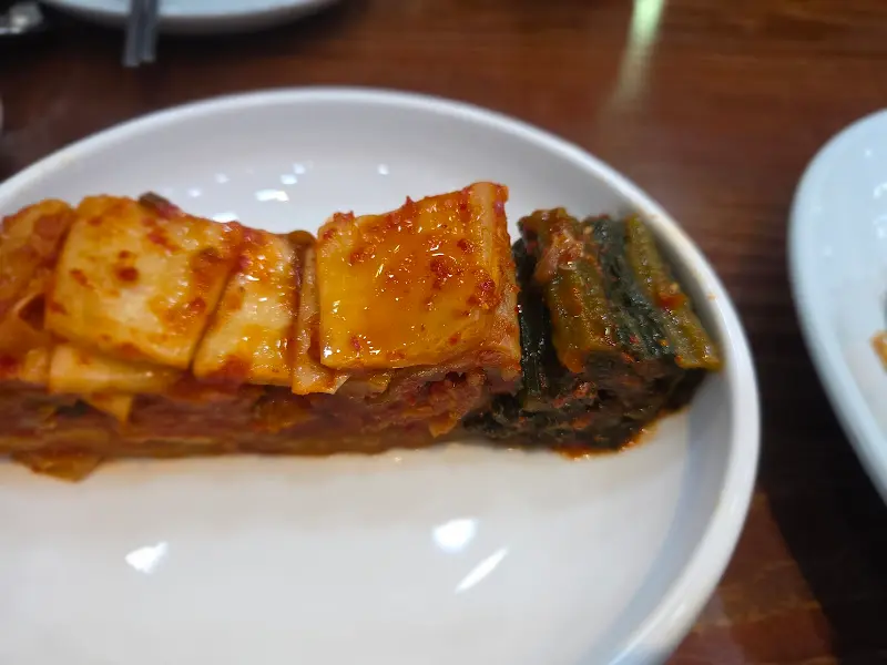 칼국수와 환상적인 궁합을 자랑하는 김치