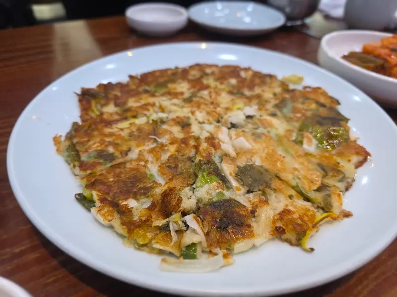 겉은 바삭하고 속은 촉촉한 녹두전