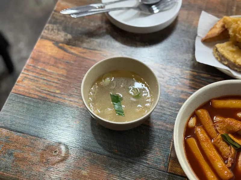 떡볶이와 환상의 궁합을 자랑하는 어묵 국물