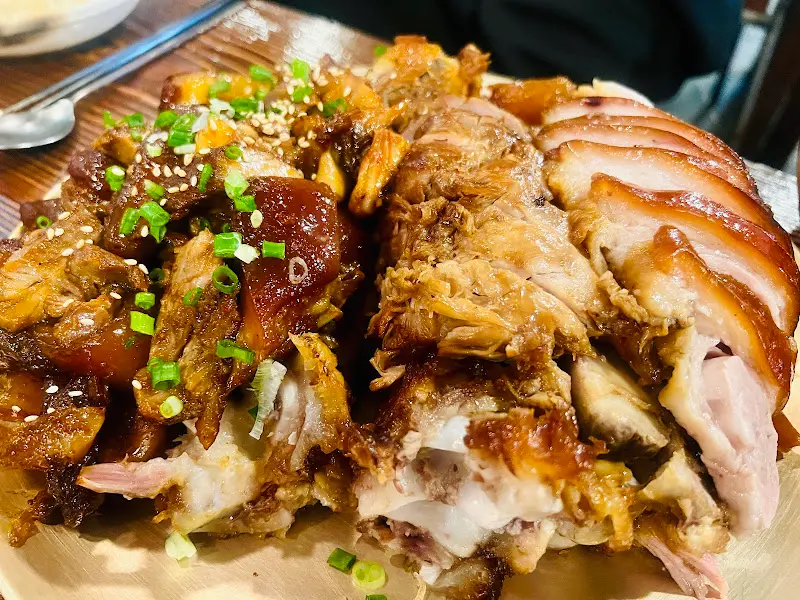 윤기가 흐르는 족발 디테일 샷