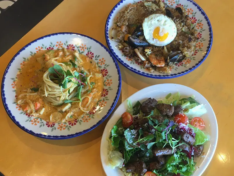 해산물 빠에야와 로제 파스타